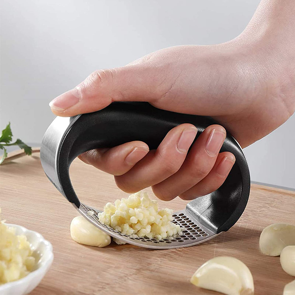 Stainless Steel Garlic Press Rocker with Silicone Peeler W270