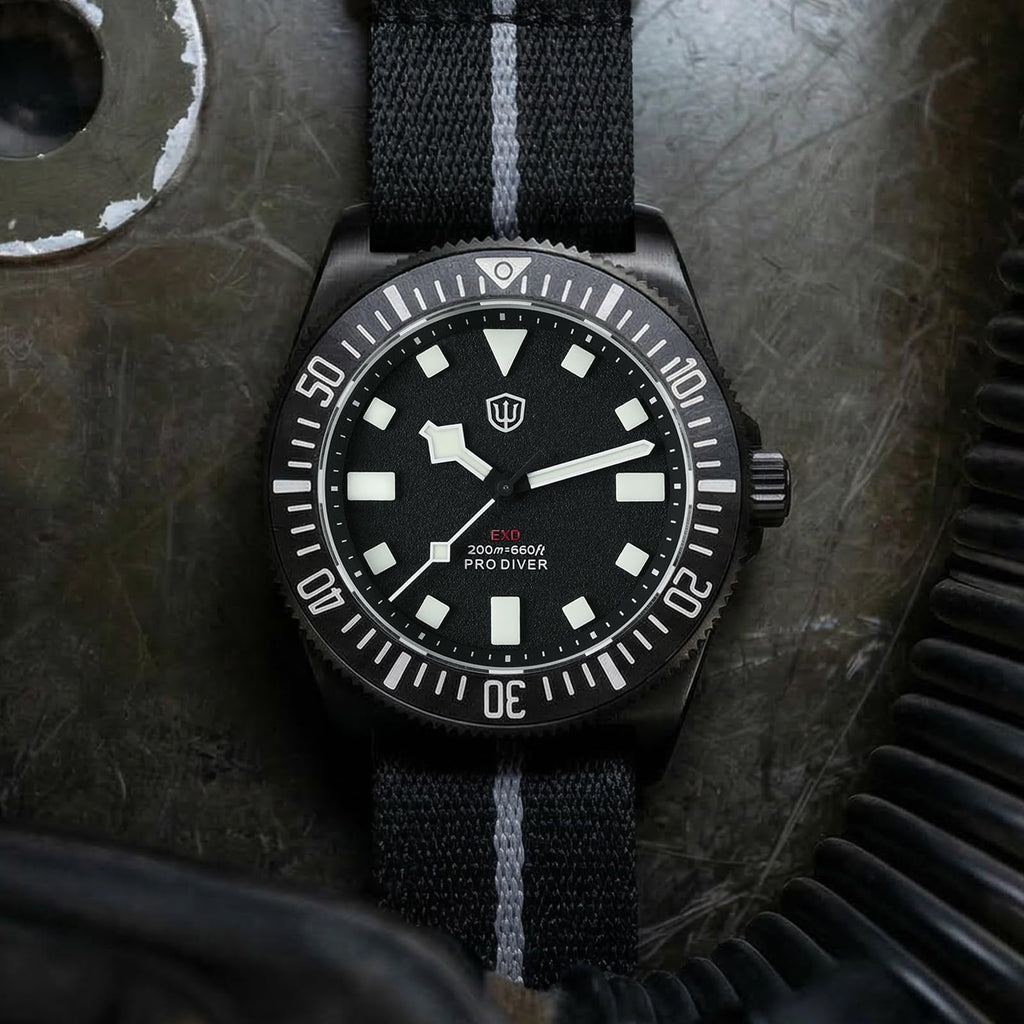 40mm Titanium Dive Watch V426