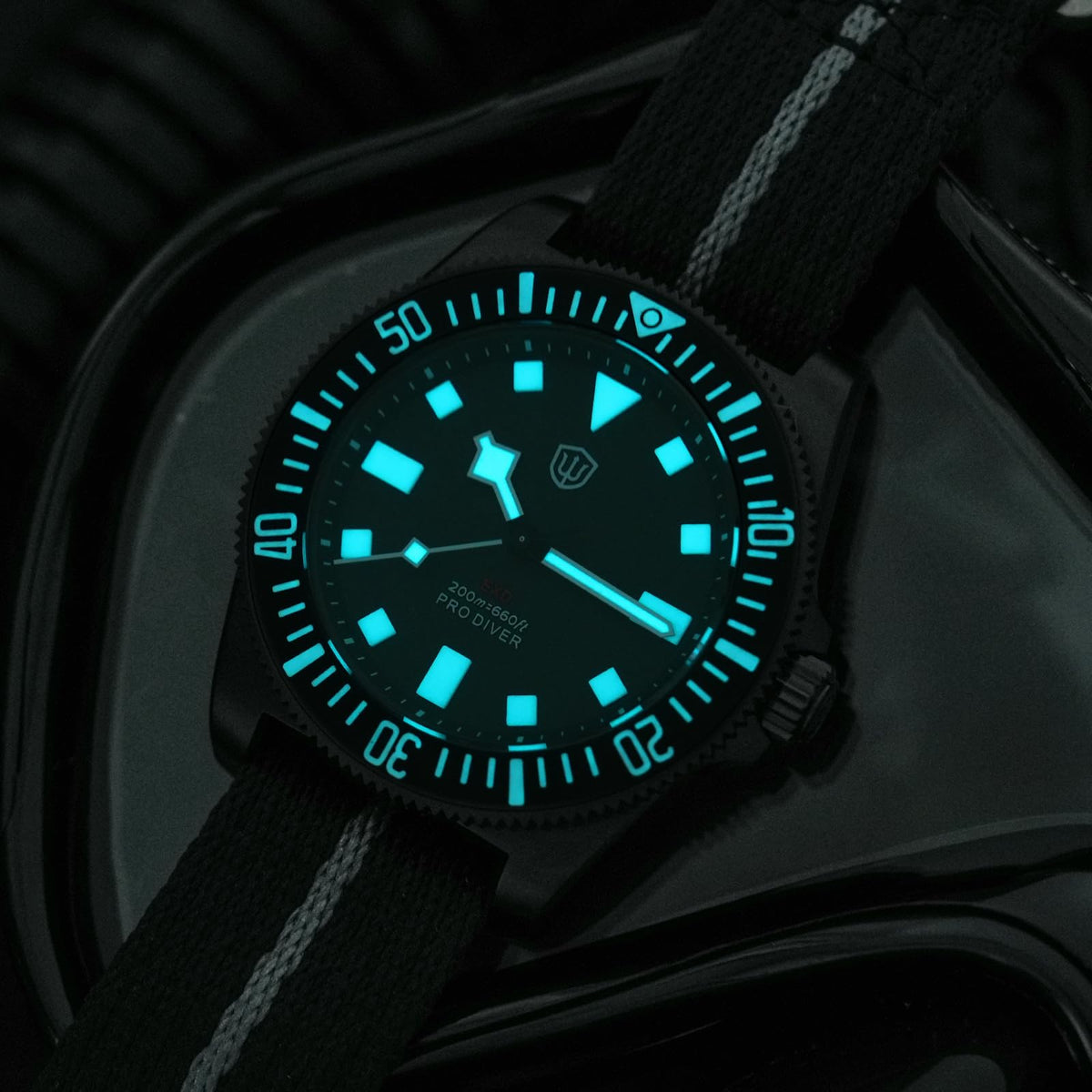 40mm Titanium Dive Watch V426