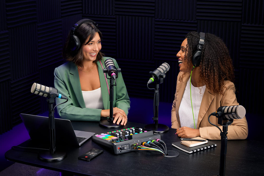4-Person Podcast Bundle with 4 Mics M8495
