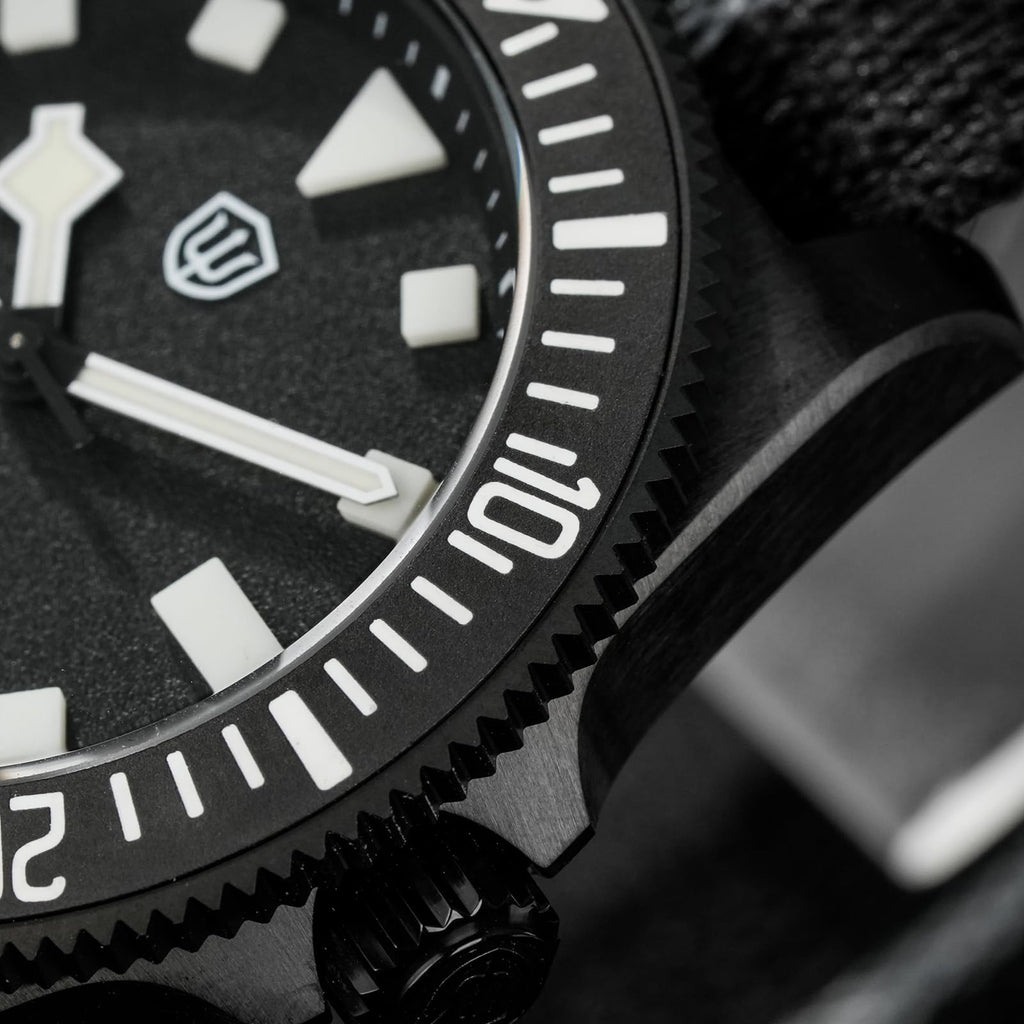 40mm Titanium Dive Watch V426