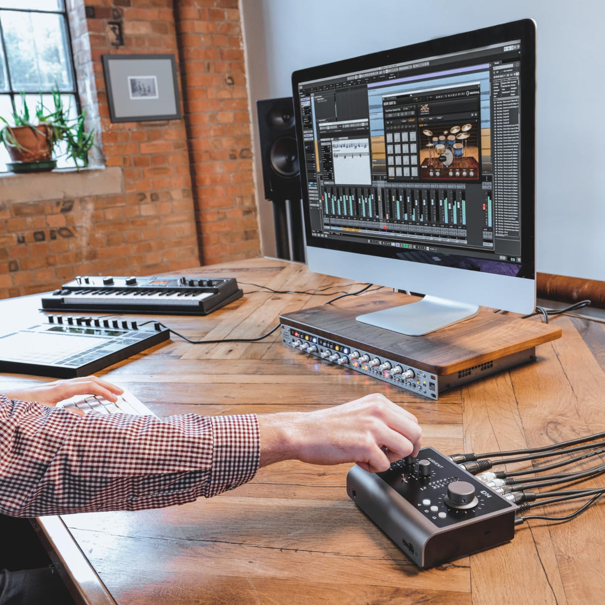 Black USB-C Audio Interface with 2 Microphone Preamps J596